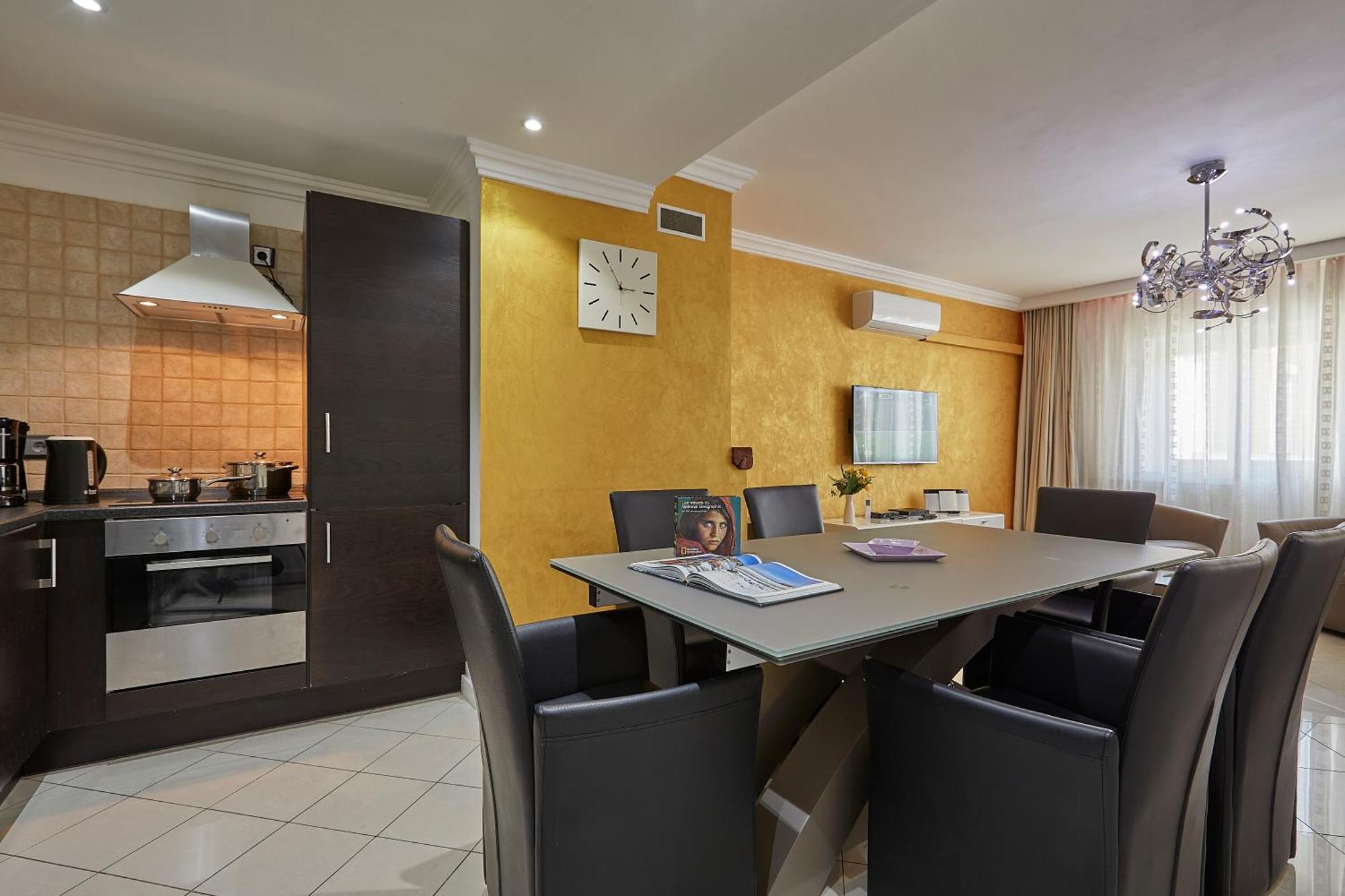 The Queen Luxury - Cortina Apartment Luxembourg